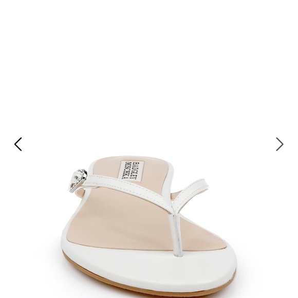 Badgley Mischka's Dynah Flat Sandal, White Leather, 6.0 - Picture 3 of 5